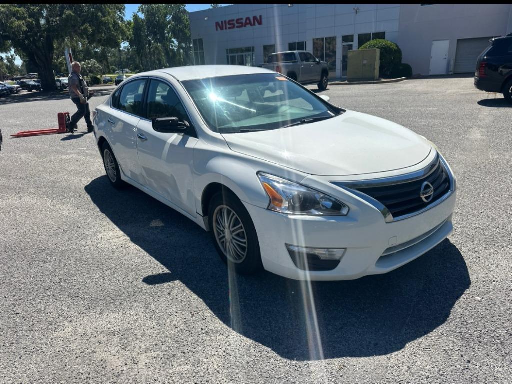 2015 Nissan Altima - $2,450