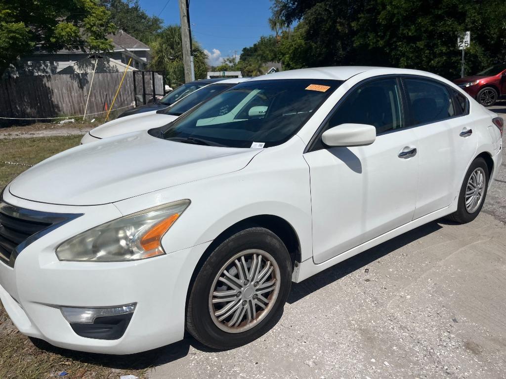 2015 Nissan Altima - $2,450