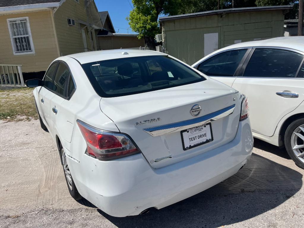 2015 Nissan Altima - $2,450