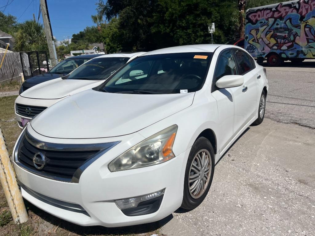 2015 Nissan Altima - $2,450