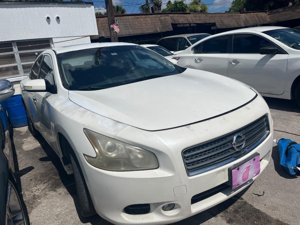 2010 Nissan Maxima - $2,450