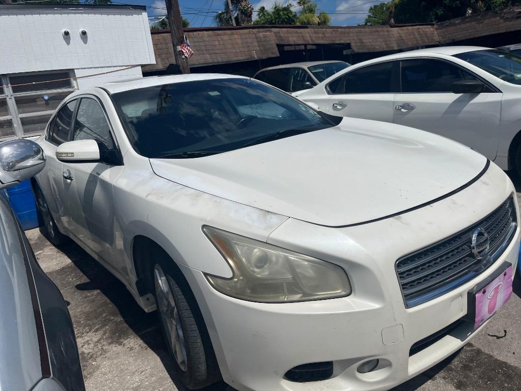 2010 Nissan Maxima - $2,450
