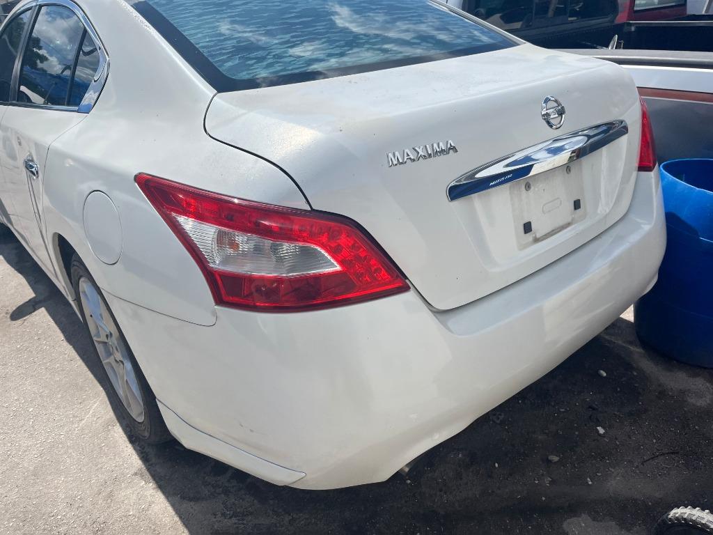 2010 Nissan Maxima - $2,450