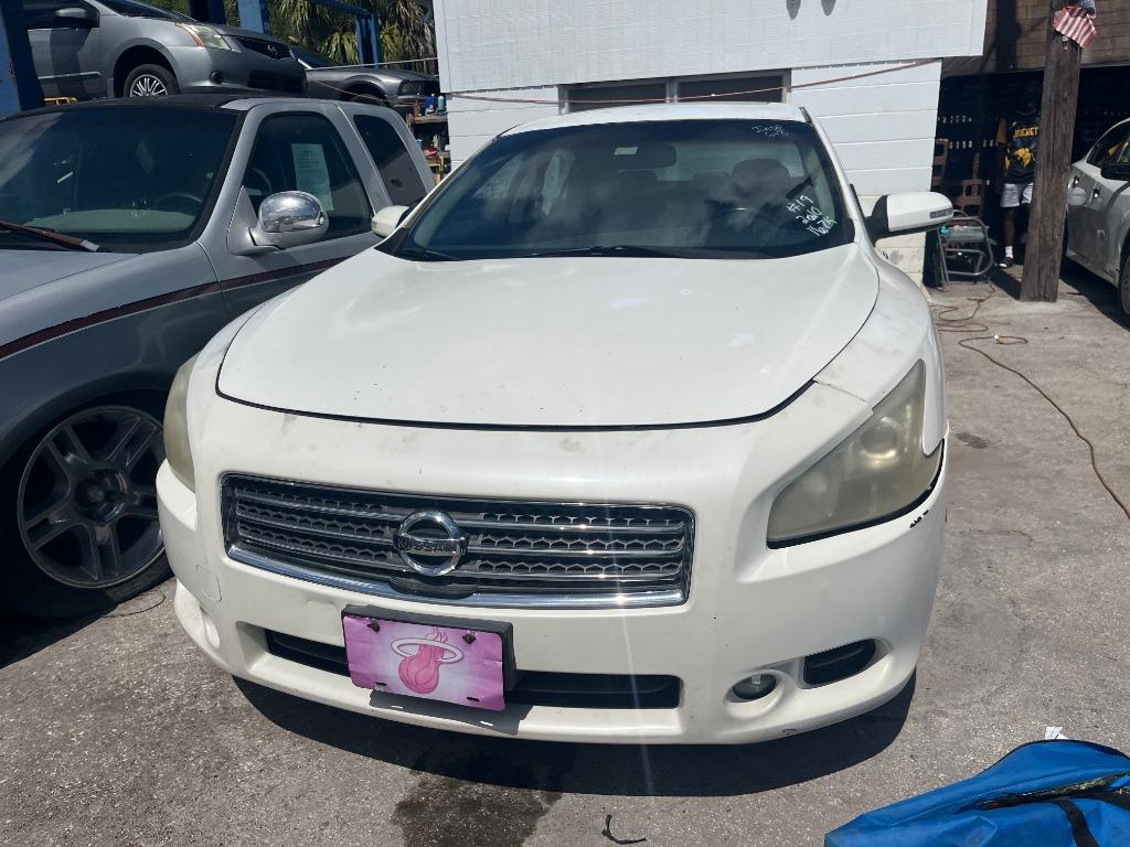 2010 Nissan Maxima - $2,450