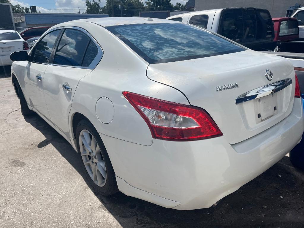 2010 Nissan Maxima - $2,450