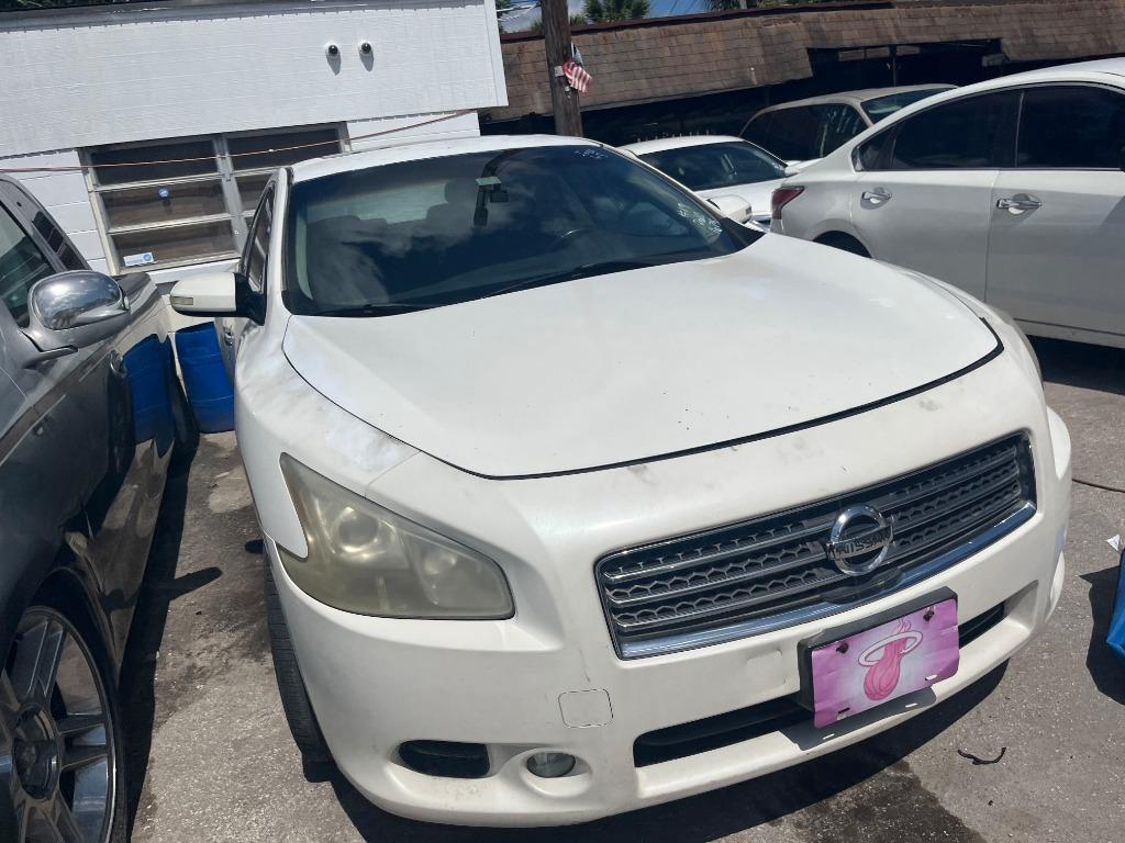 2010 Nissan Maxima - $2,450
