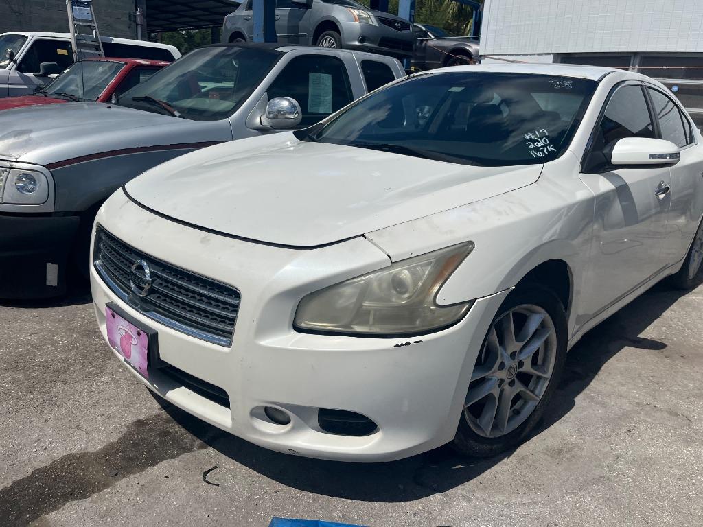2010 Nissan Maxima - $2,450