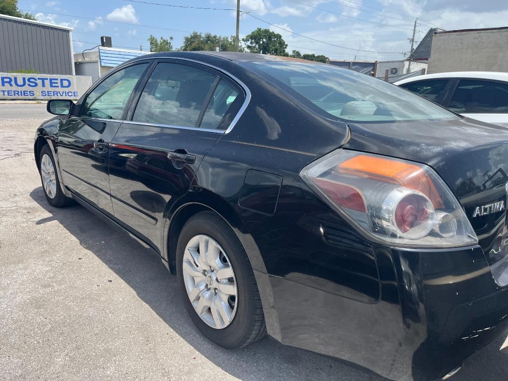 2010 Nissan Altima - $2,250
