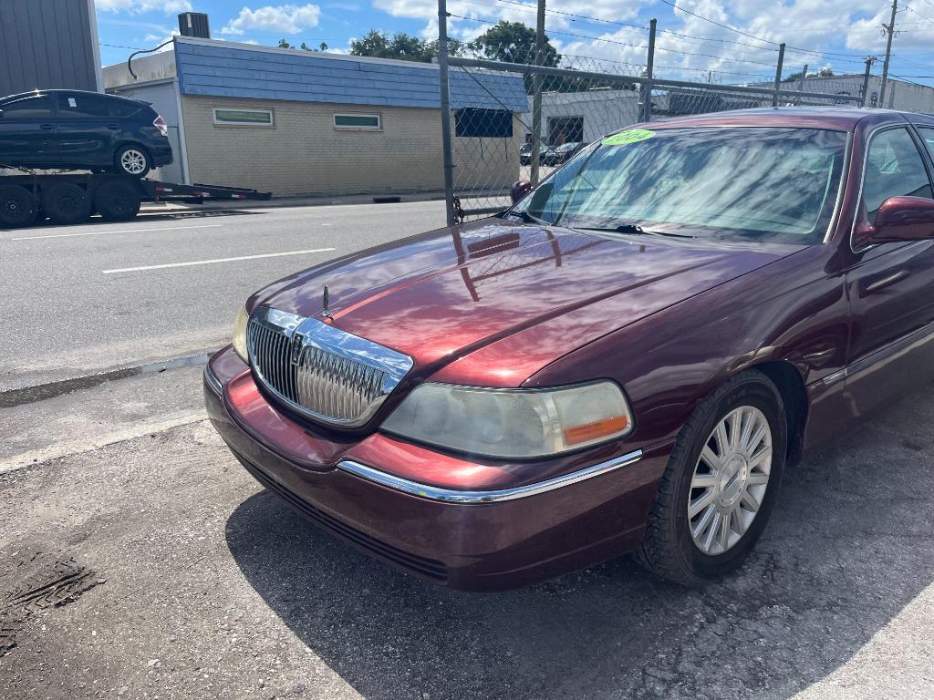 2004 Lincoln Town Car - $1,950