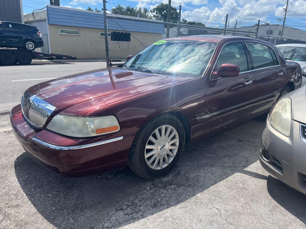 2004 Lincoln Town Car - $1,950