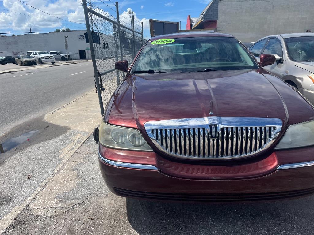 2004 Lincoln Town Car - $1,950