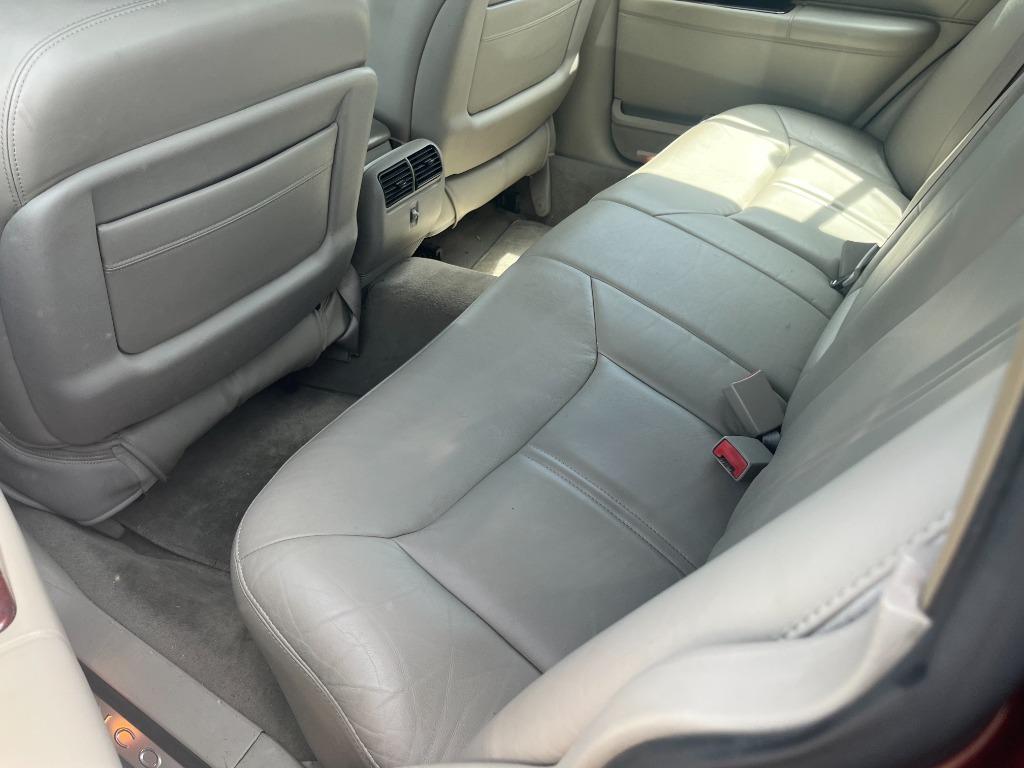 2004 Lincoln Town Car - $1,950