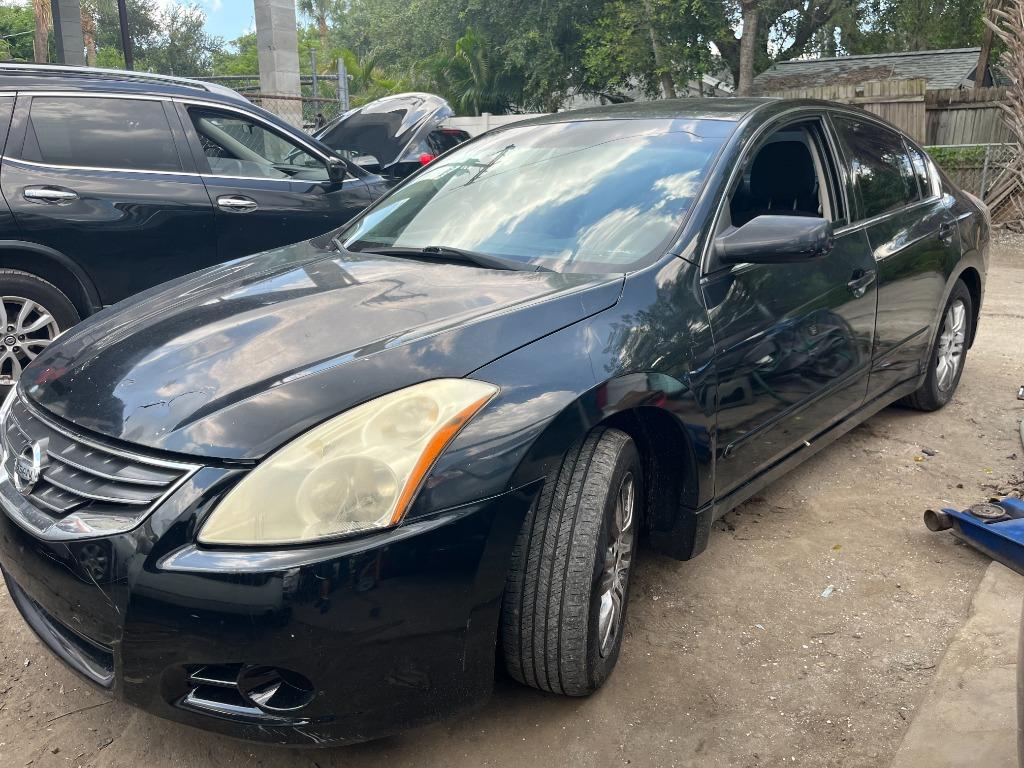 2010 Nissan Altima - $1,750
