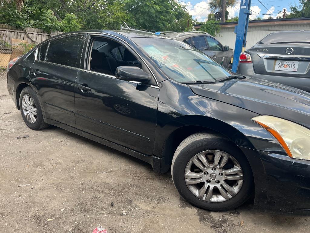 2010 Nissan Altima - $1,750