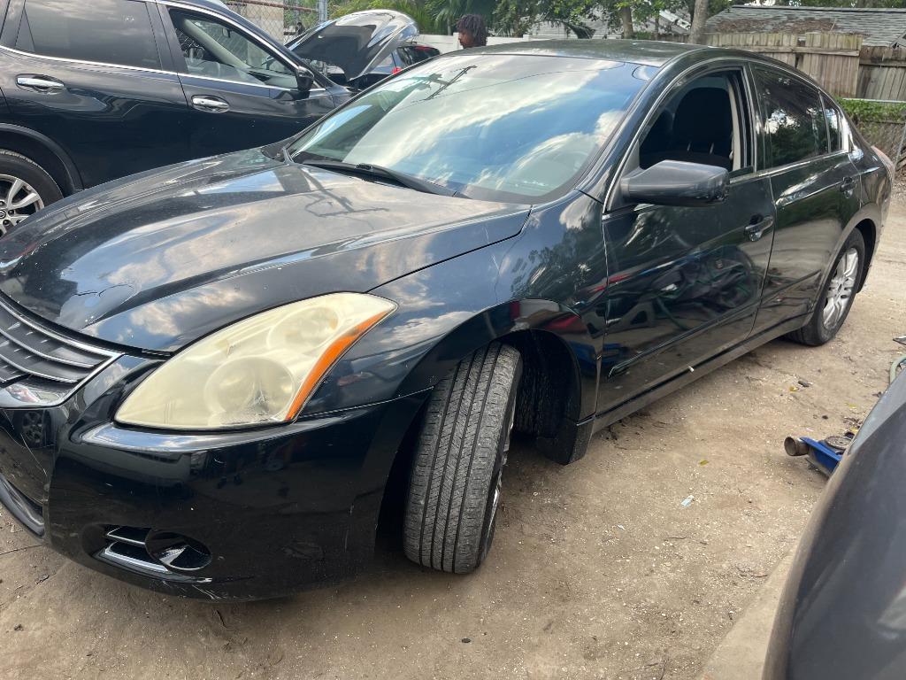 2010 Nissan Altima - $1,750