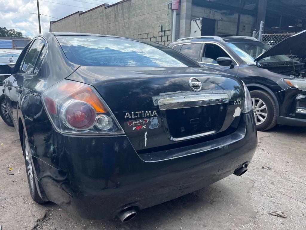 2010 Nissan Altima - $1,750