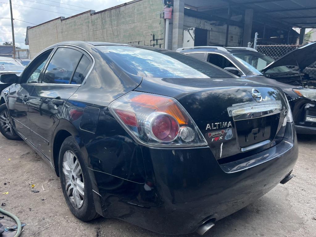 2010 Nissan Altima - $1,750