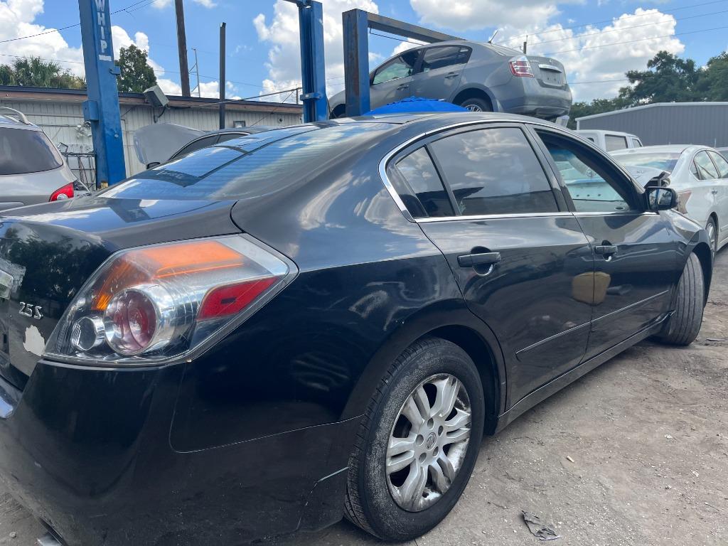 2010 Nissan Altima - $1,750