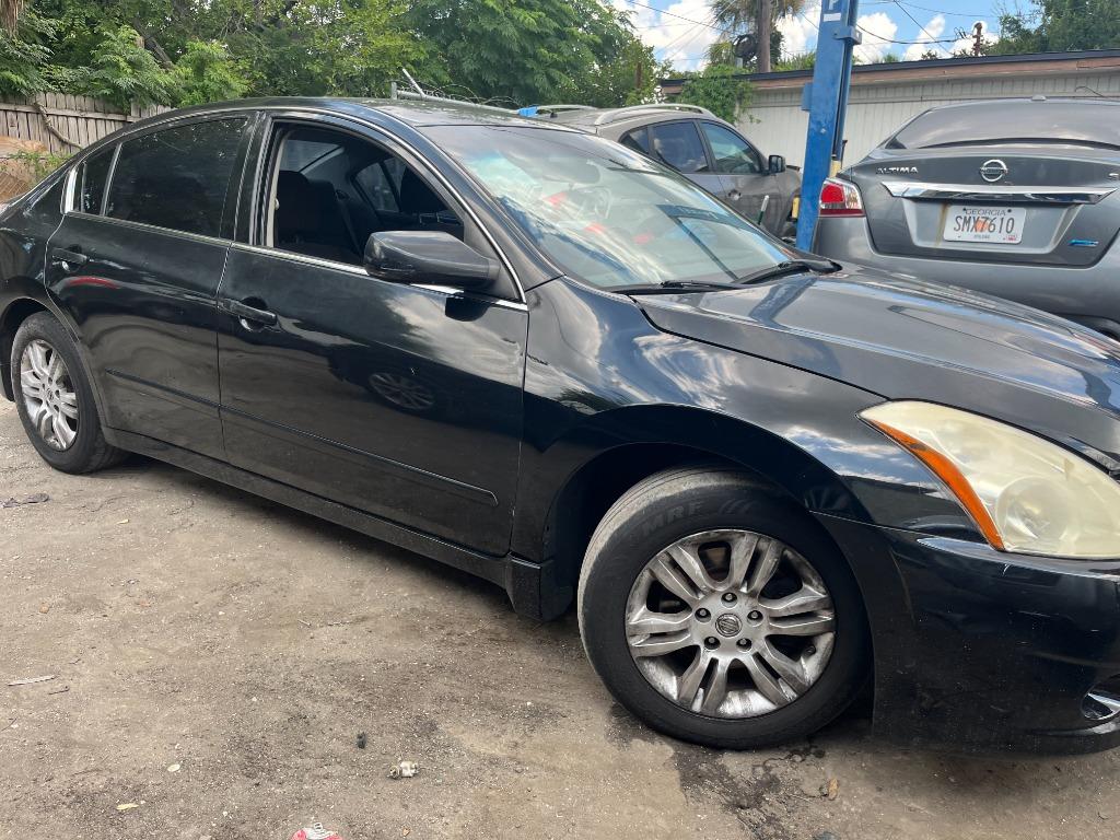 2010 Nissan Altima - $1,750