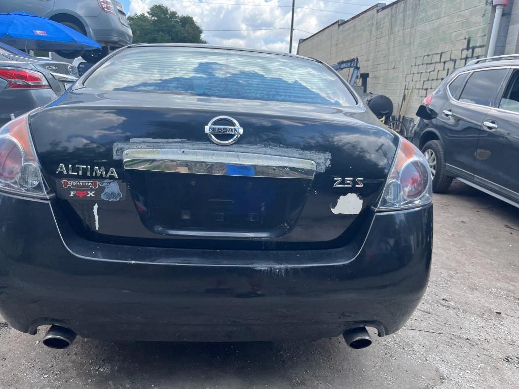 2010 Nissan Altima - $1,750