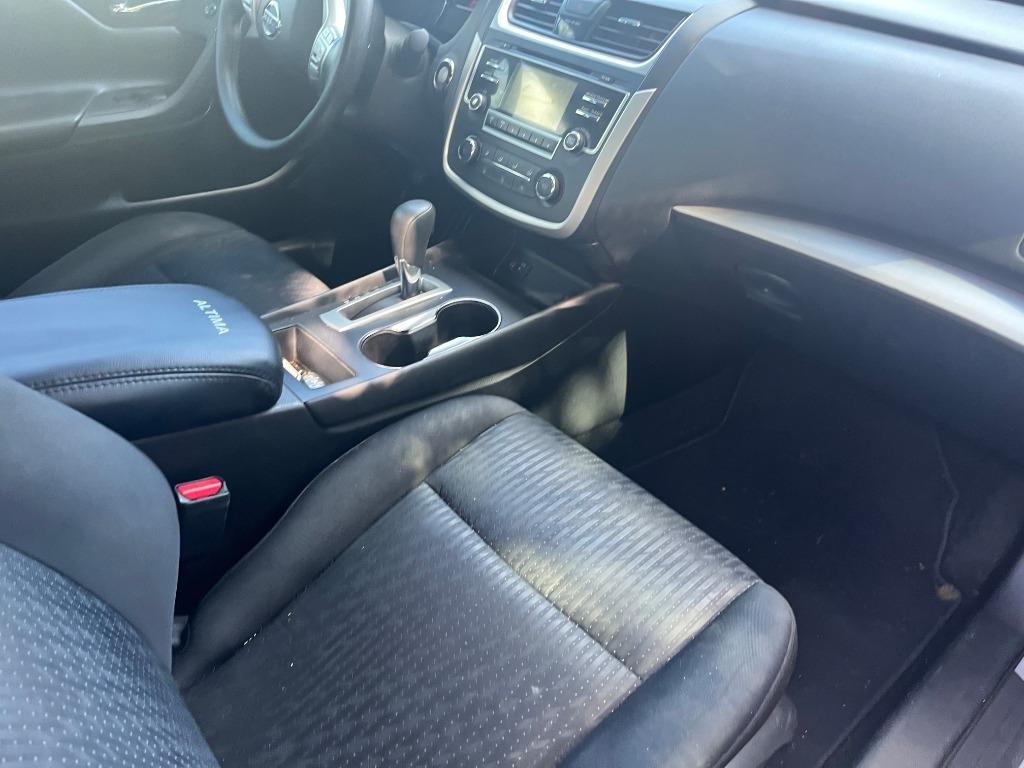 2016 Nissan Altima - $3,850
