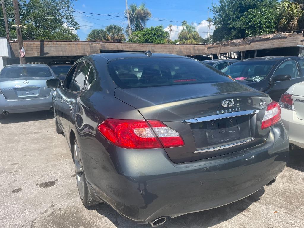 2013 INFINITI M - $3,950
