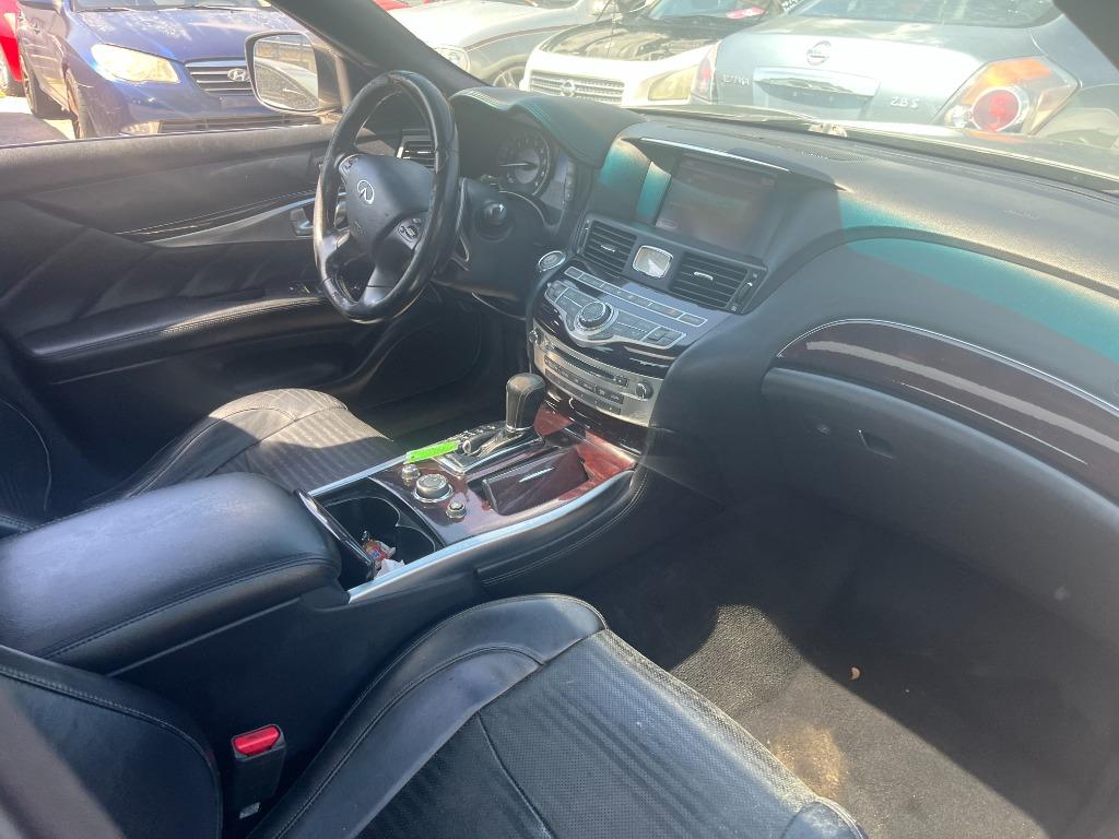 2013 INFINITI M - $3,950