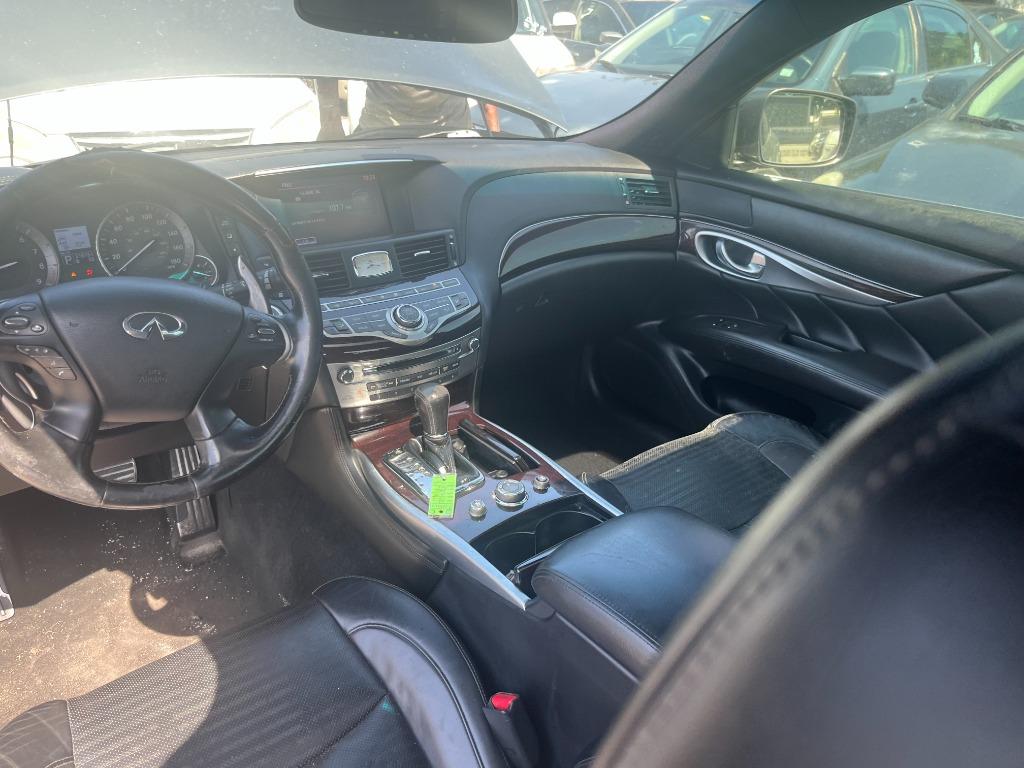 2013 INFINITI M - $3,950