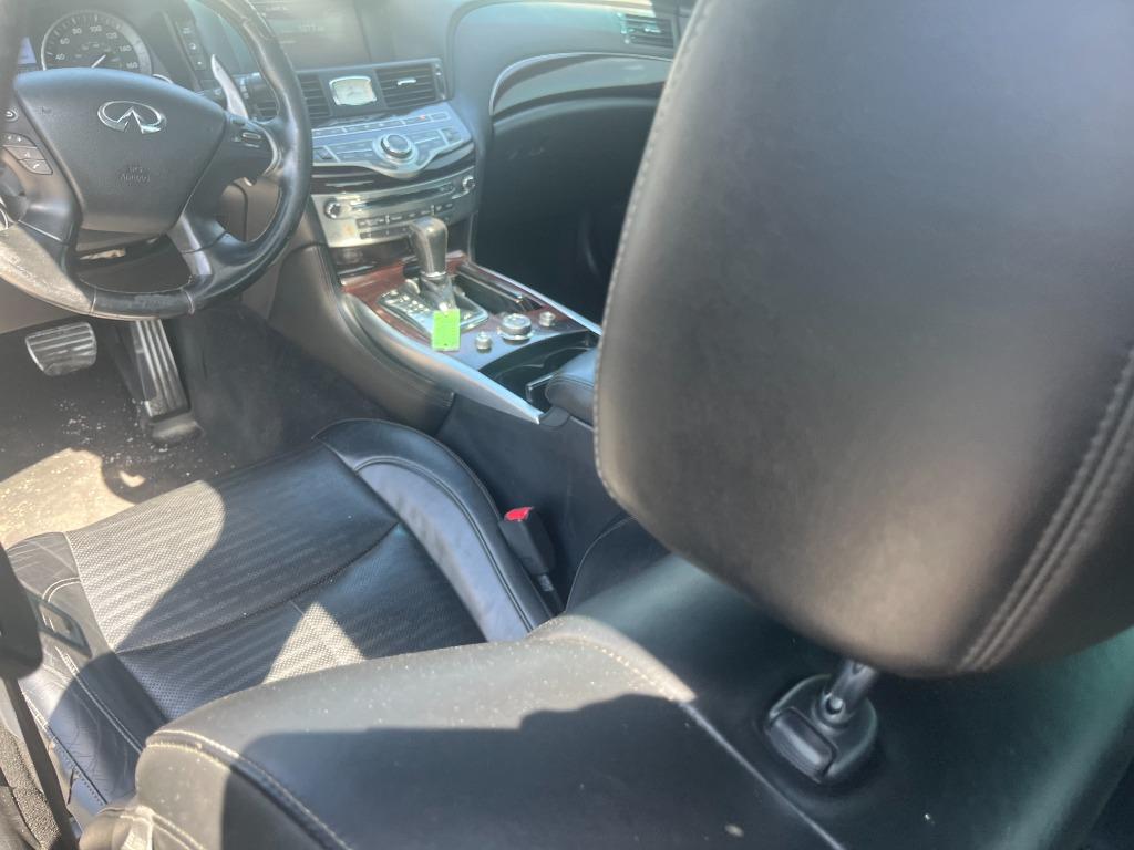 2013 INFINITI M - $3,950