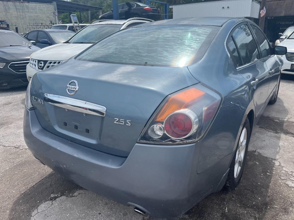 2011 Nissan Altima - $1,850