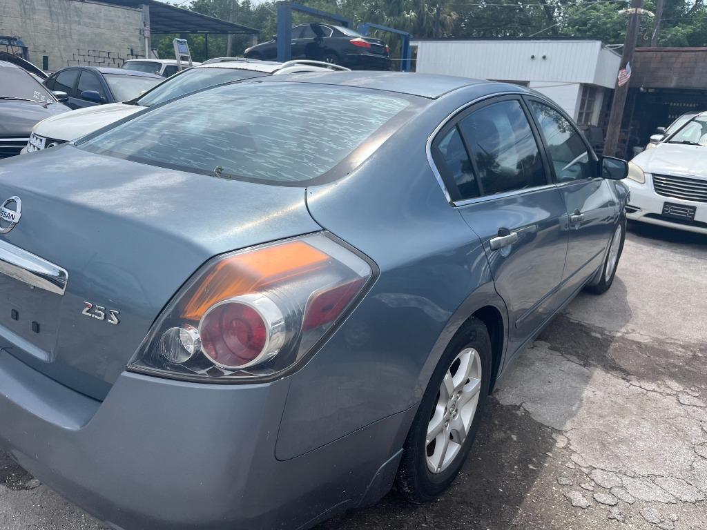 2011 Nissan Altima - $1,850