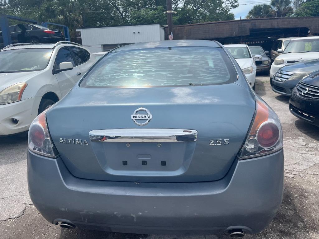 2011 Nissan Altima - $1,850