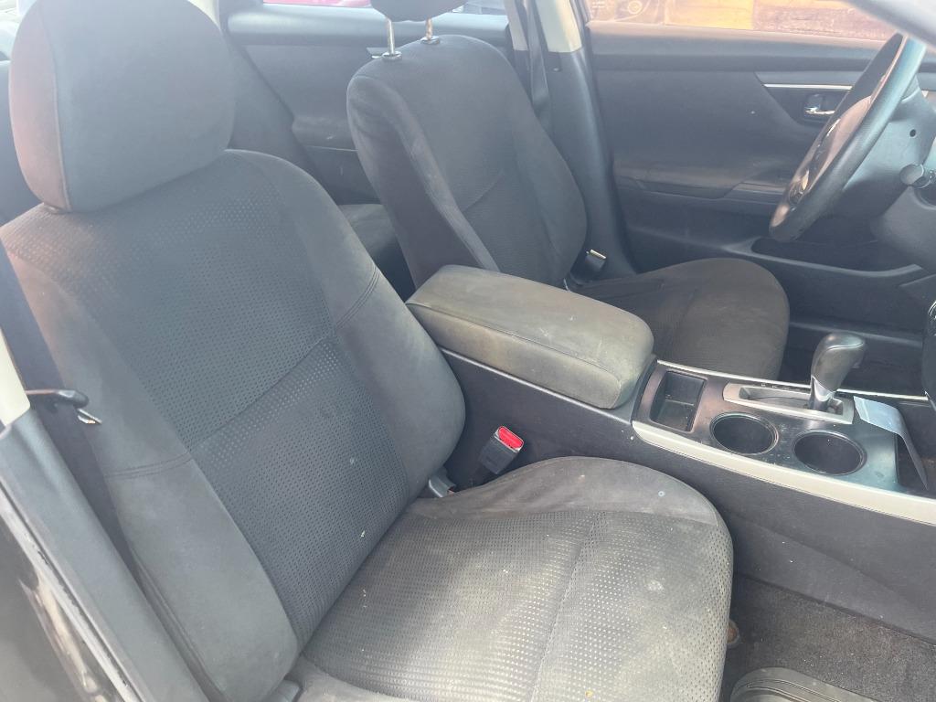 2015 Nissan Altima - $2,350