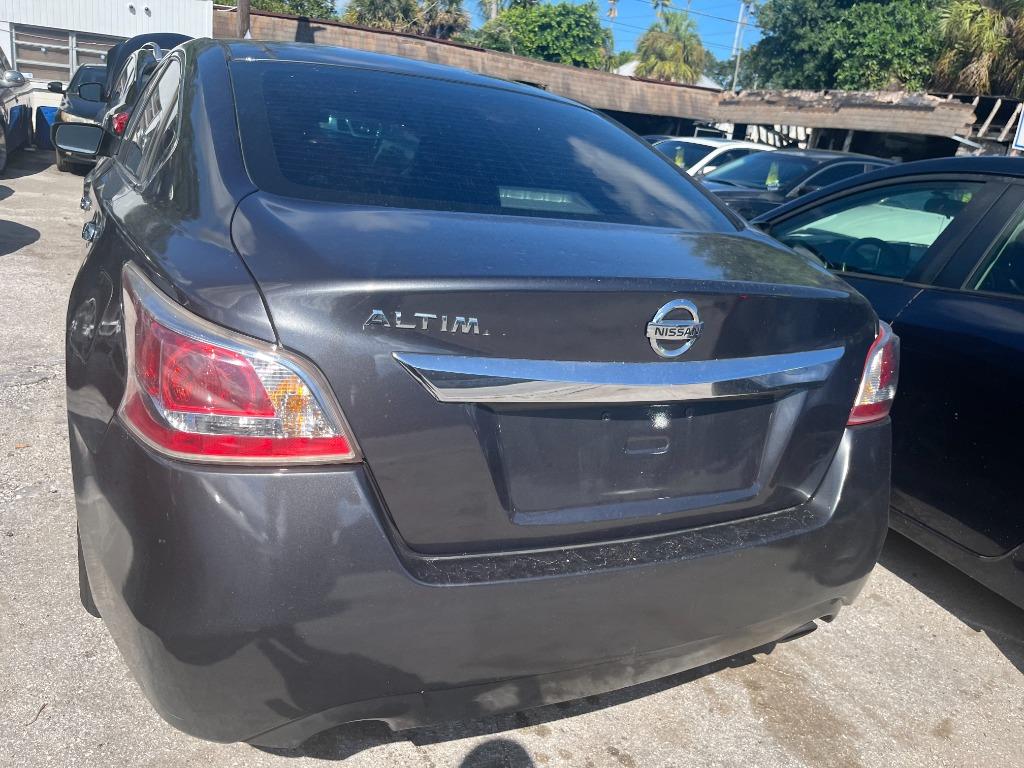 2013 Nissan Altima - $2,650