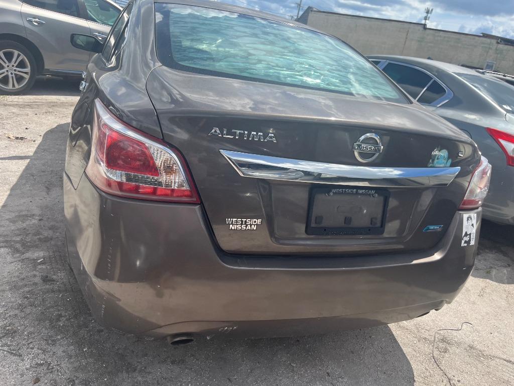 2013 Nissan Altima - $1,950