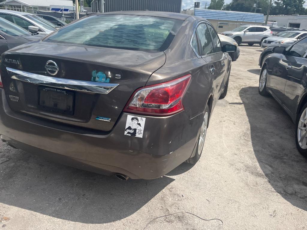 2013 Nissan Altima - $1,950