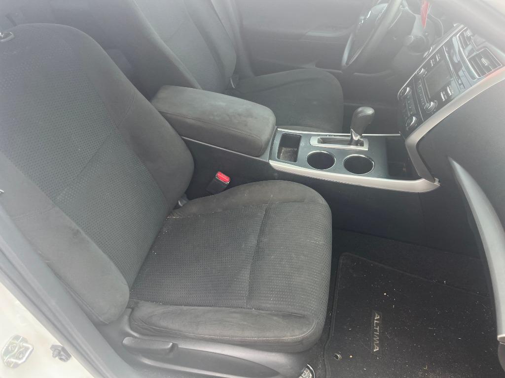2015 Nissan Altima - $2,250