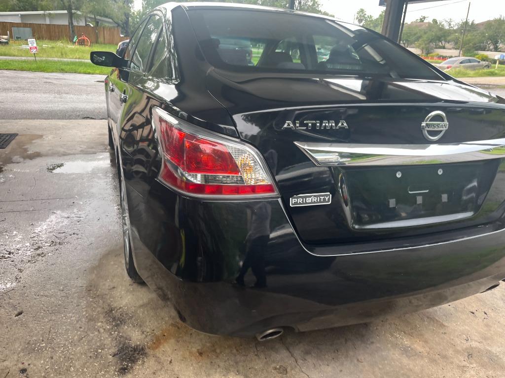 2015 Nissan Altima - $3,250