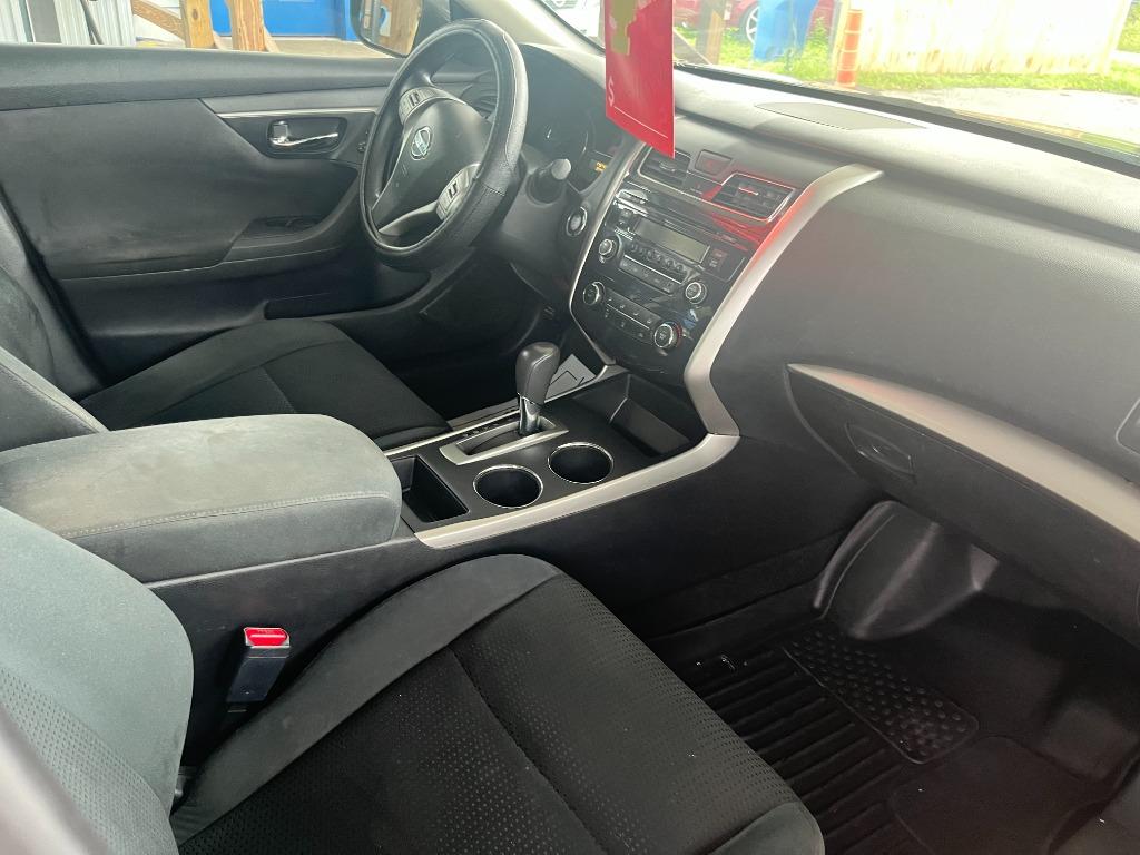 2015 Nissan Altima - $3,250