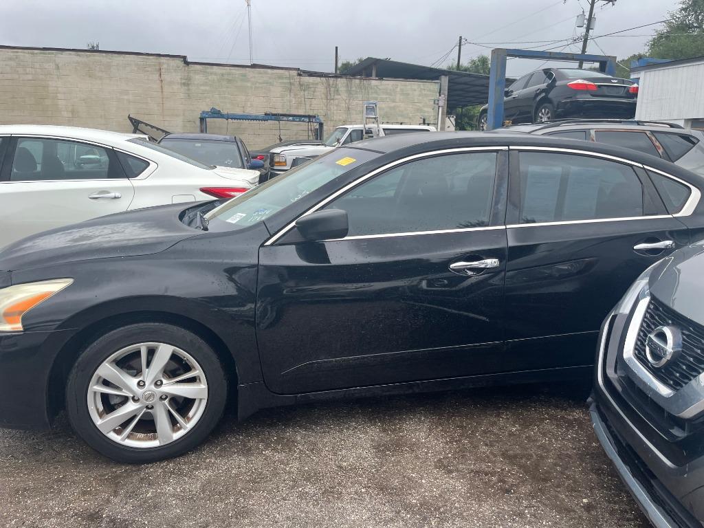2014 Nissan Altima - $2,650