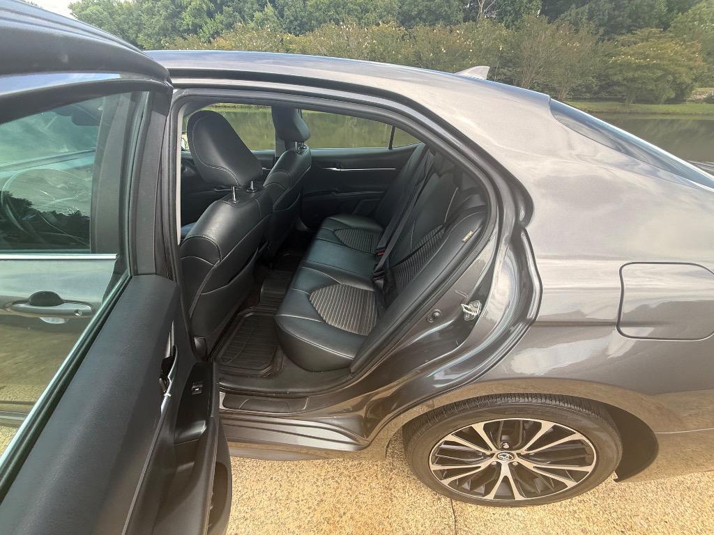 2019 Toyota Camry - $18,000