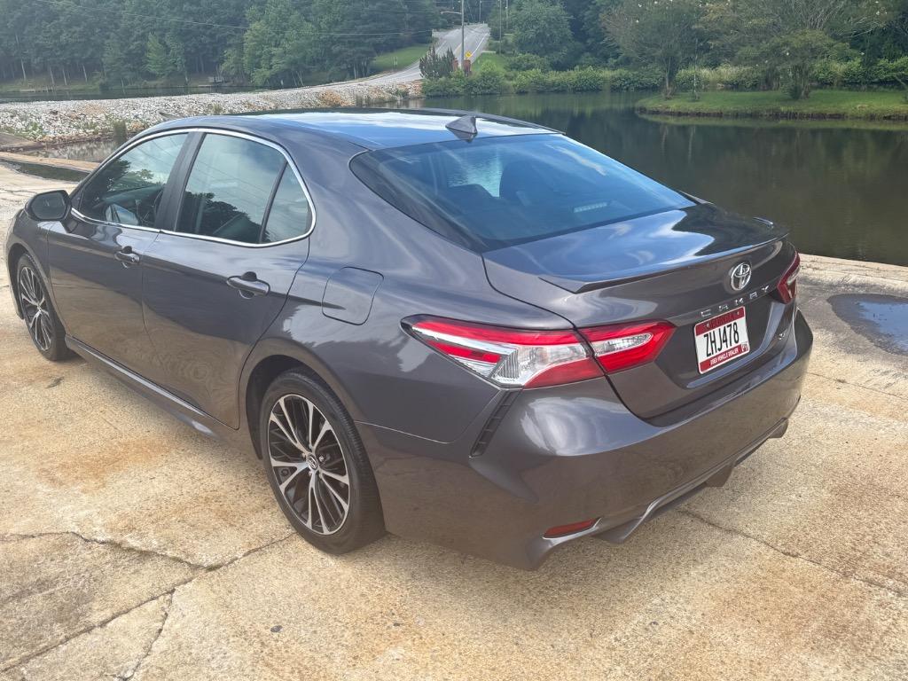 2019 Toyota Camry - $18,000