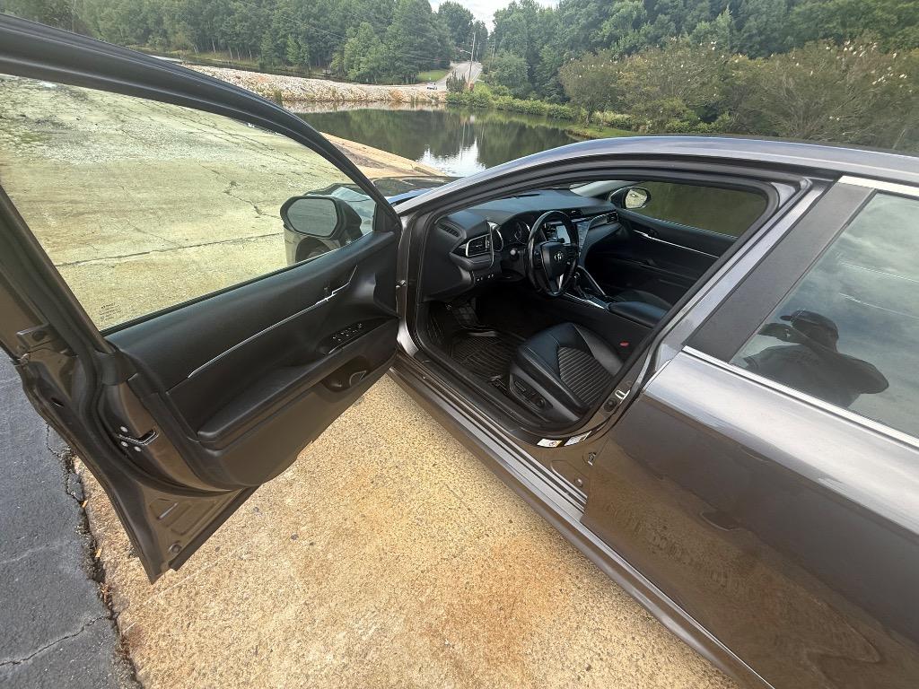 2019 Toyota Camry - $18,000