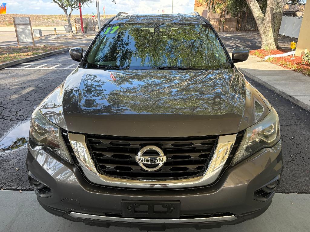 2017 Nissan Pathfinder - $9,900