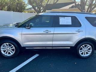 2017 Ford Explorer XLT photo