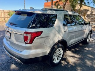 2017 Ford Explorer XLT photo