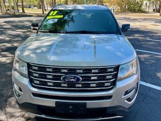 2017 Ford Explorer XLT photo