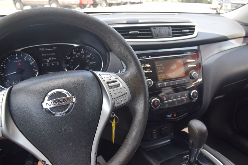 2016 Nissan Rogue - $9,299