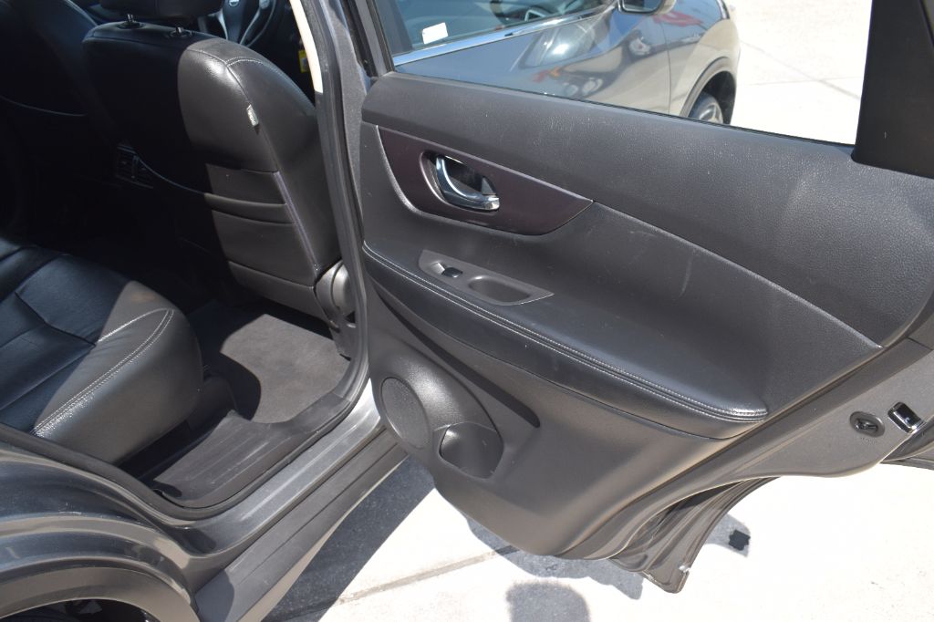 2016 Nissan Rogue - $9,299