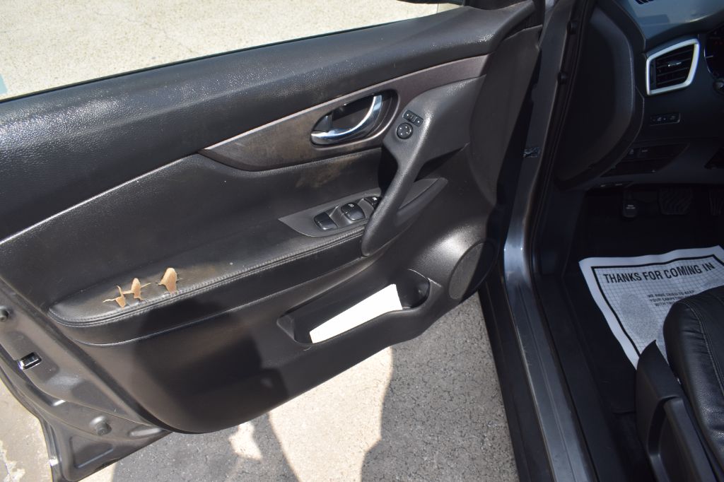 2016 Nissan Rogue - $9,299